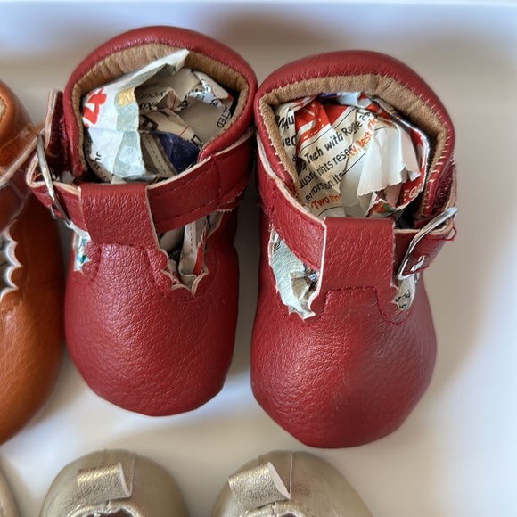 LOT of 4 pairs of baby shoes. EUC - Picture 2 of 6